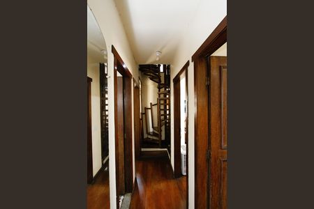 Apartamento à venda com 180m², 5 quartos e 1 vagaCorredor