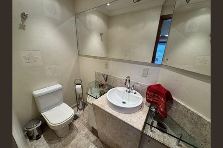 Apartamento para alugar com 177m², 3 quartos e 3 vagasBanheiro