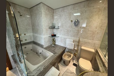 Apartamento para alugar com 177m², 3 quartos e 3 vagasBanheiro