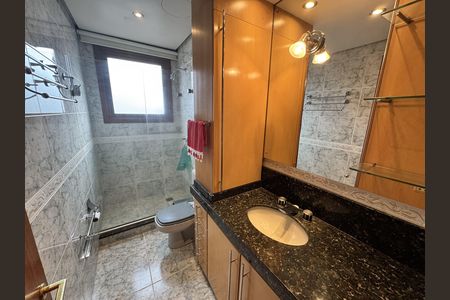 Apartamento para alugar com 177m², 3 quartos e 3 vagasBanheiro