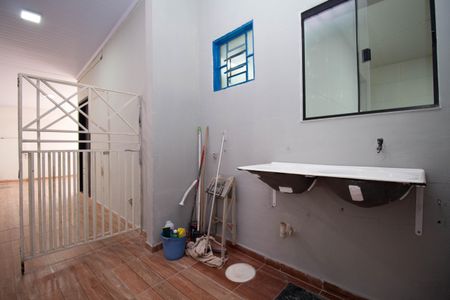 Casa para alugar com 60m², 3 quartos e 1 vagaÁrea de Serviço