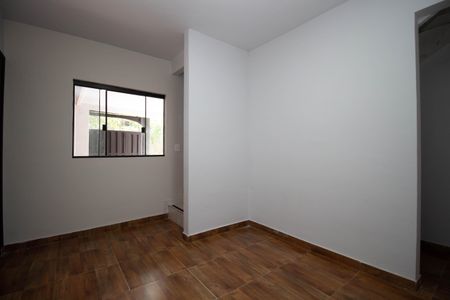 Sala de casa para alugar com 3 quartos, 60m² em Q 2, Brasília