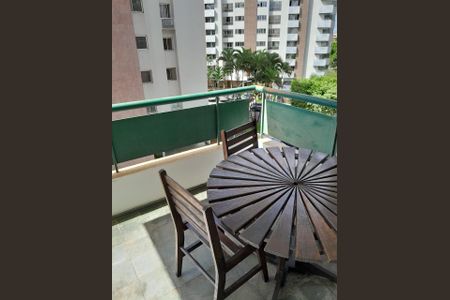 Apartamento para alugar com 90m², 2 quartos e 1 vagaVaranda