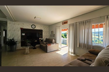 Casa à venda com 3 quartos, 1000m² em Roseira, Jundiaí