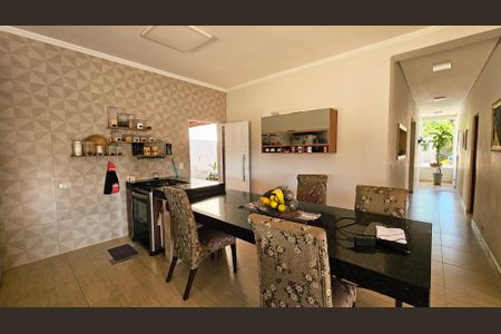 Casa à venda com 3 quartos, 1000m² em Roseira, Jundiaí