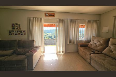 Casa à venda com 3 quartos, 1000m² em Roseira, Jundiaí