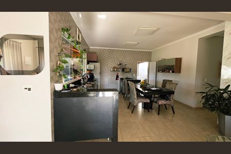 Casa à venda com 3 quartos, 1000m² em Roseira, Jundiaí