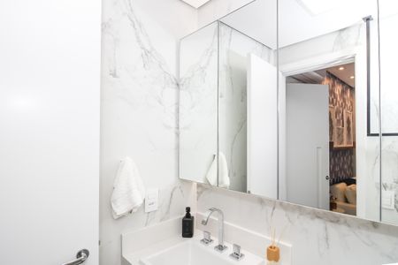 Apartamento à venda com 79m², 2 quartos e 2 vagasBanheiro da Suíte 2