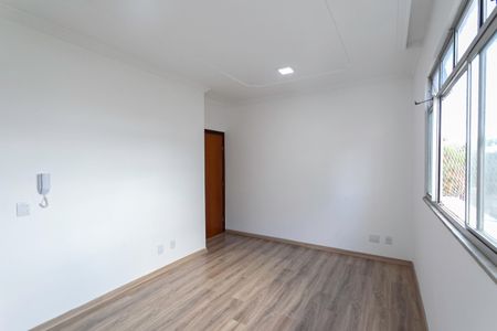 Sala de apartamento à venda com 3 quartos, 59m² em Heliópolis, Belo Horizonte