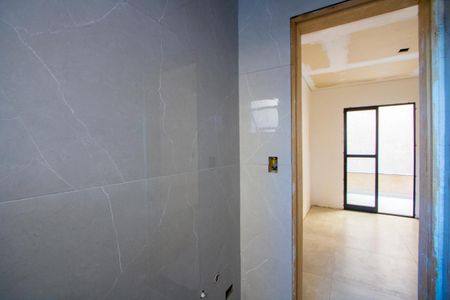 Apartamento à venda com 70m², 3 quartos e 2 vagasBanheiro do quarto 1