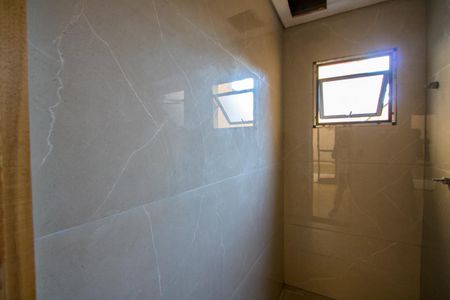 Apartamento à venda com 70m², 3 quartos e 2 vagasBanheiro do quarto 1