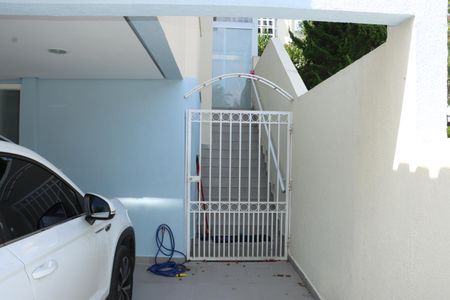 Casa de Condomínio para alugar com 3 quartos, 300m² em Granja Viana, Cotia