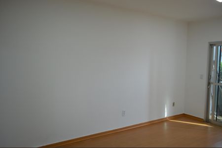 Apartamento para alugar com 77m², 2 quartos e 1 vagaSala