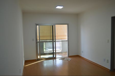 Apartamento para alugar com 77m², 2 quartos e 1 vagaSala