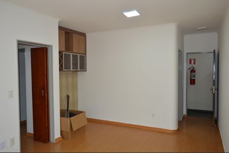 Apartamento para alugar com 77m², 2 quartos e 1 vagaSala