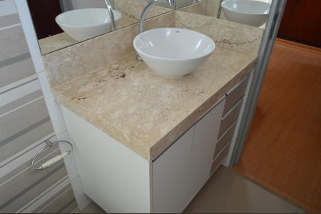 Apartamento para alugar com 77m², 2 quartos e 1 vagaBanheiro da Suíte