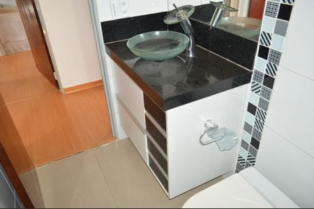 Apartamento para alugar com 77m², 2 quartos e 1 vagaBanheiro