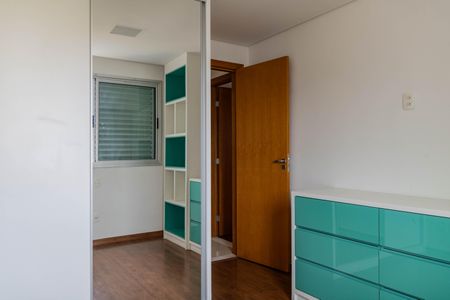 Apartamento para alugar com 120m², 3 quartos e 2 vagasQuarto 2