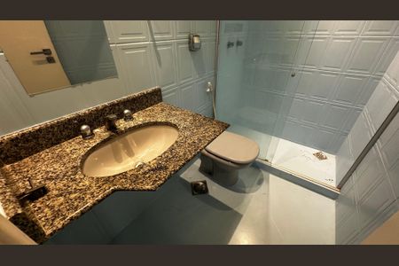 Apartamento para alugar com 360m², 4 quartos e 3 vagas Apartamento para alugar com 360m², 4 quartos e 3 vagasBanheiro do Quarto 3