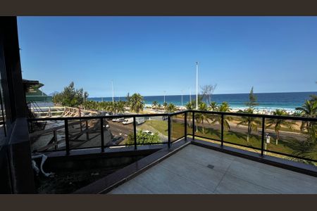 Apartamento para alugar com 360m², 4 quartos e 3 vagas Apartamento para alugar com 360m², 4 quartos e 3 vagasVaranda