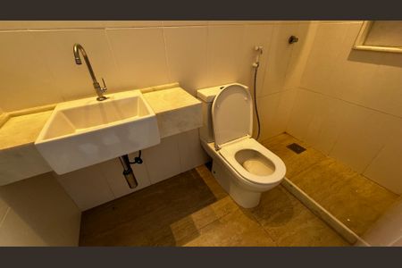 Apartamento para alugar com 360m², 4 quartos e 3 vagas Apartamento para alugar com 360m², 4 quartos e 3 vagasBanheiro da cobertura