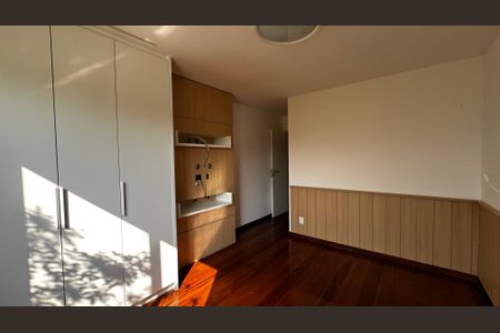 Apartamento para alugar com 360m², 4 quartos e 3 vagas Apartamento para alugar com 360m², 4 quartos e 3 vagasQuarto 3
