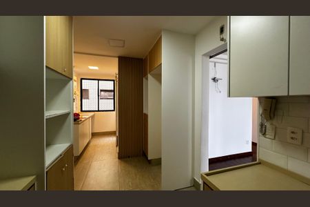 Apartamento para alugar com 360m², 4 quartos e 3 vagas Apartamento para alugar com 360m², 4 quartos e 3 vagasCozinha