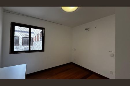 Apartamento para alugar com 360m², 4 quartos e 3 vagas Apartamento para alugar com 360m², 4 quartos e 3 vagasQuarto 2
