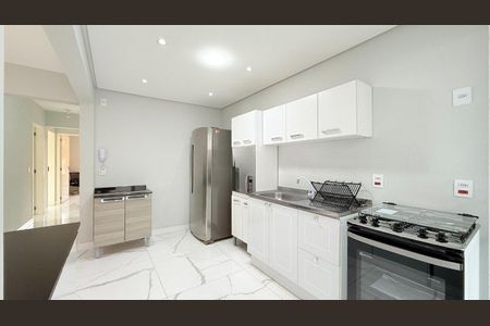 Cozinha de apartamento para alugar com 3 quartos, 97m² em Passo d’Areia, Porto Alegre