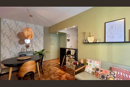 Apartamento à venda com 80m², 2 quartos e sem vagaSala