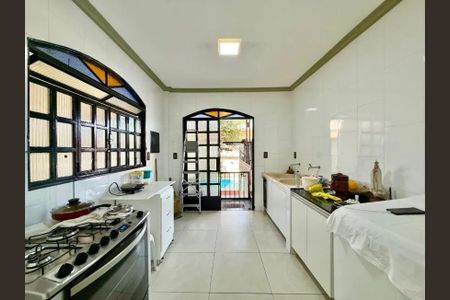 Cozinha de casa para alugar com 4 quartos, 300m² em Planalto, Belo Horizonte