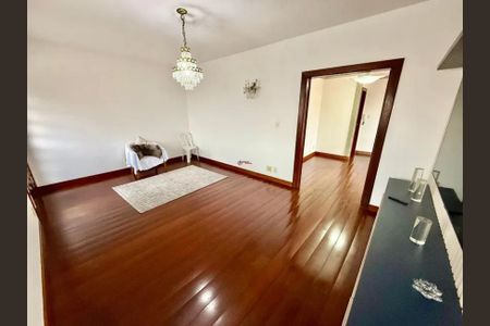 Sala de casa para alugar com 4 quartos, 300m² em Planalto, Belo Horizonte