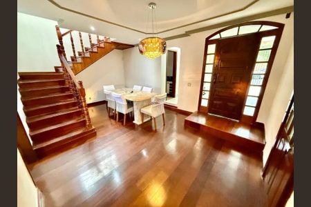 Sala de casa para alugar com 4 quartos, 300m² em Planalto, Belo Horizonte