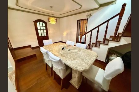 Sala de casa para alugar com 4 quartos, 300m² em Planalto, Belo Horizonte