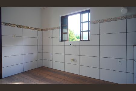Casa para alugar com 70m², 2 quartos e 2 vagasCozinha 