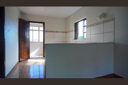 Casa para alugar com 70m², 2 quartos e 2 vagasCozinha 