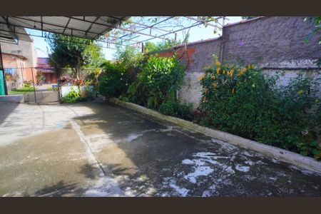 Casa para alugar com 70m², 2 quartos e 2 vagasPátio 