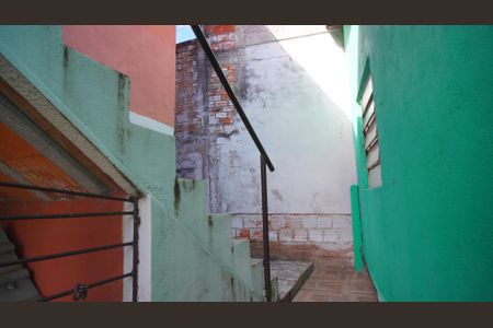 Casa para alugar com 70m², 2 quartos e 2 vagasFundos 