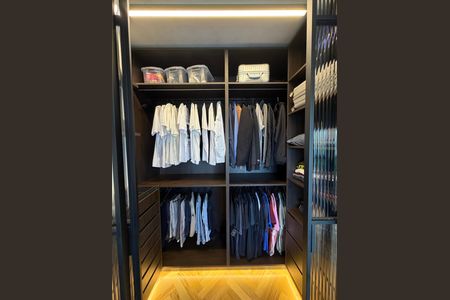 Apartamento à venda com 130m², 3 quartos e 3 vagasCloset