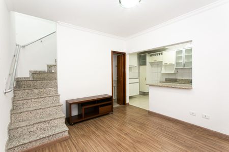 Sala de casa de condomínio para alugar com 2 quartos, 61m² em Vila Nhocuné, São Paulo