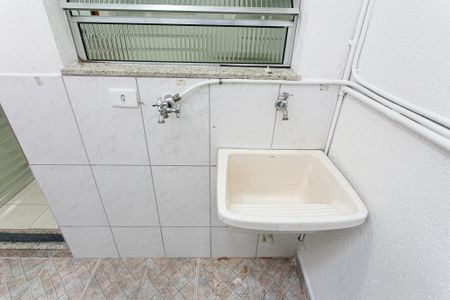 Casa de condomínio para alugar com 61m², 2 quartos e 1 vagaÁrea de Serviço - Tanque