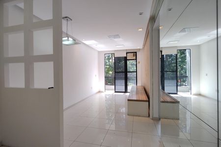 Apartamento para alugar com 72m², 2 quartos e 1 vagaSala