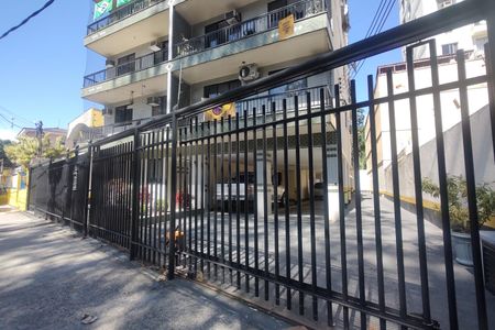 Apartamento para alugar com 72m², 2 quartos e 1 vagaFachada
