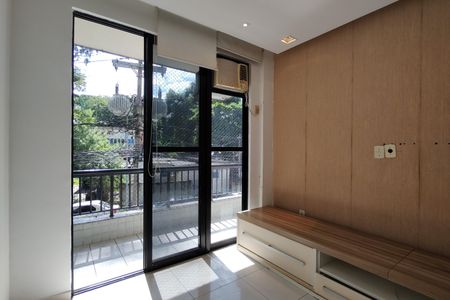 Sala de apartamento para alugar com 2 quartos, 72m² em Tanque, Rio de Janeiro