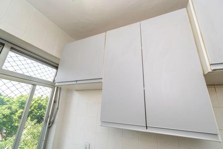 Apartamento para alugar com 55m², 2 quartos e 1 vagaÁrea de Serviço - Armário