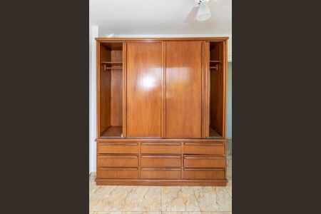 Apartamento para alugar com 55m², 2 quartos e 1 vagaQuarto 1 - Armários