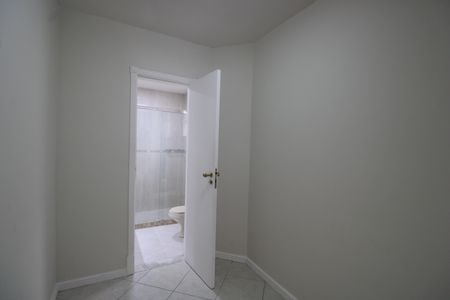 Casa de condomínio à venda com 231m², 4 quartos e 1 vagaSuíte 1 - Closet