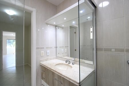 Casa de condomínio à venda com 231m², 4 quartos e 1 vagaBanheiro da suíte 1
