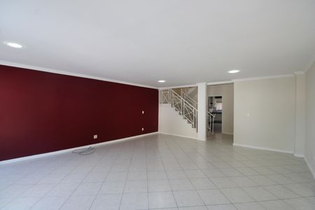 Casa de condomínio à venda com 231m², 4 quartos e 1 vagaSala