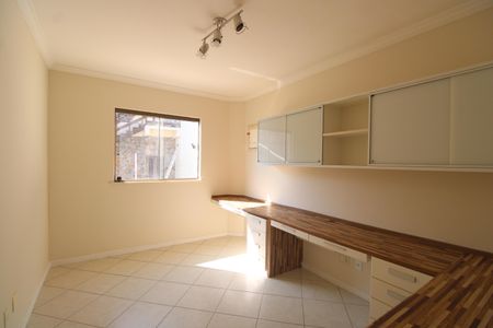 Casa de condomínio à venda com 231m², 4 quartos e 1 vagaQuarto 1